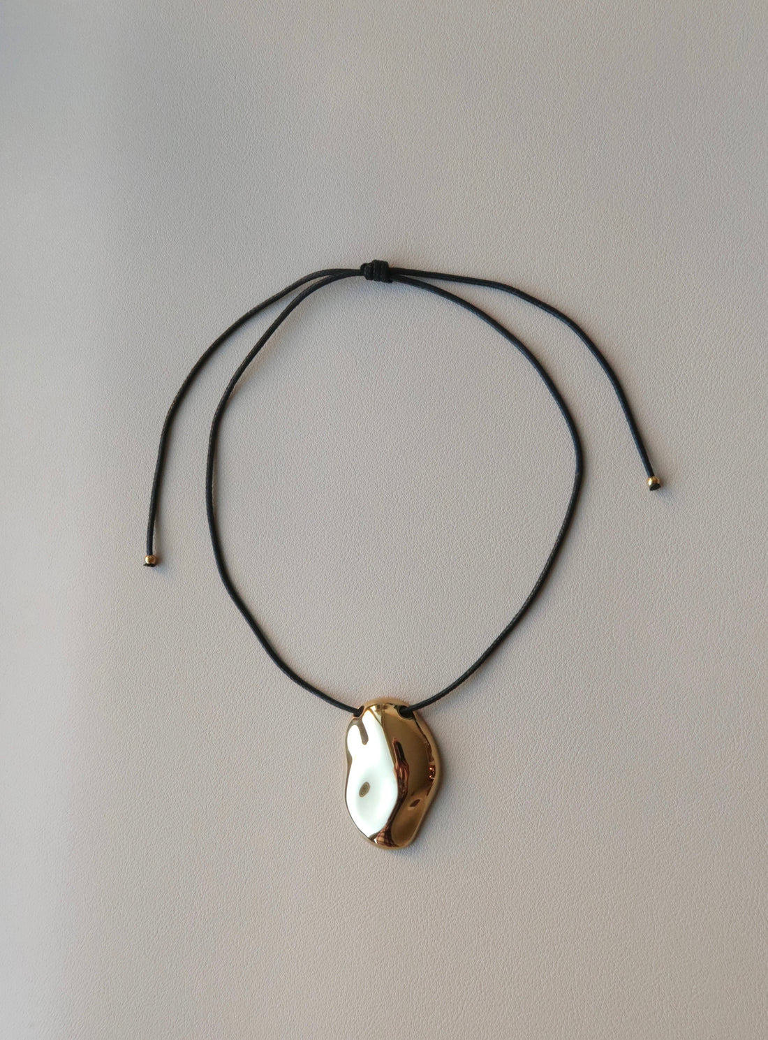 LYDIA PENDANT NECKLACE